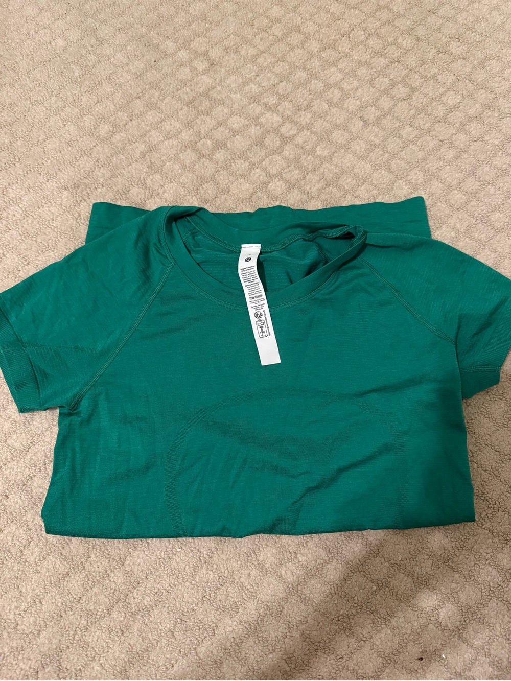 LuluLemon Green Athletic Swiftly Tee (never worn)